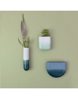 STUDIO HARM & ELKE - Dip wall vase | Short | Mint 071